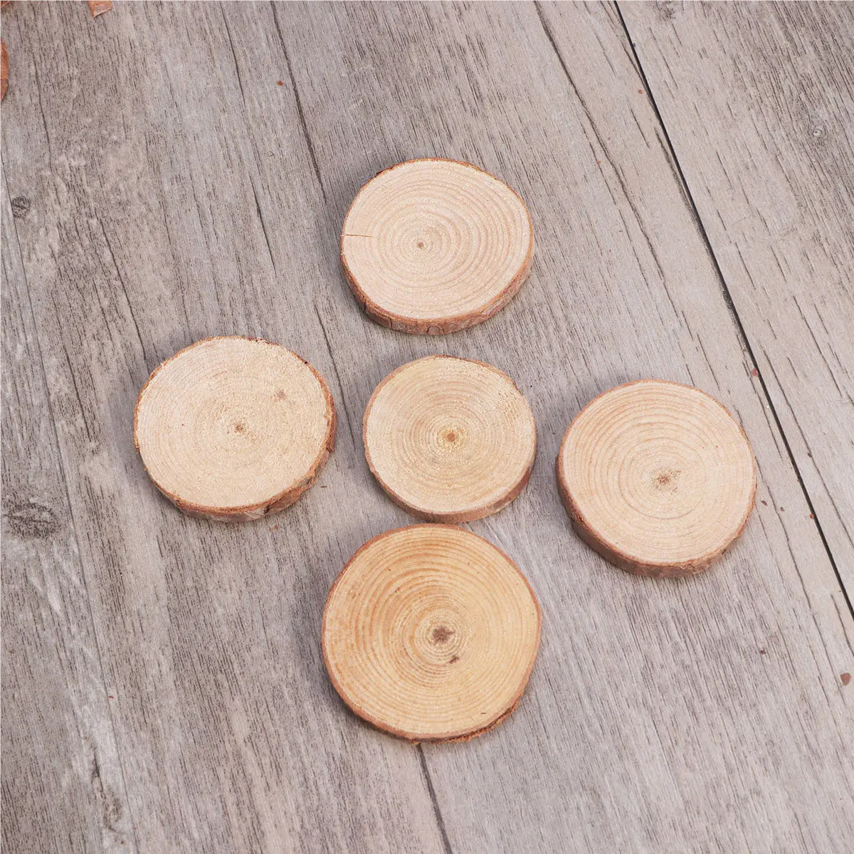 30Pcs Round Wood Log Slices Natural Bark Edge 3.5-4.5cm Diameter 0.5cm Thickness Fine Polish Both Sides DIY Craft Materials
30Pcs Round Wood Log Slices Natural Bark Edge 3.5-4.5cm Diameter 0.5cm Thickness Fine Polish Both Sides DIY Craft Materials