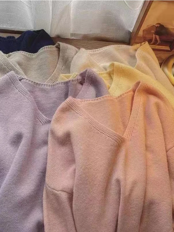 Loose Long Sleeve V-Neck Knitted Sweater Women's Base Layer Top Soft Style Polyester Fiber Gentle Wind New Arrival Autumn Winter
Loose Long Sleeve V-Neck Knitted Sweater Women's Base Layer Top Soft Style Polyester Fiber Gentle Wind New Arrival Autumn Winter