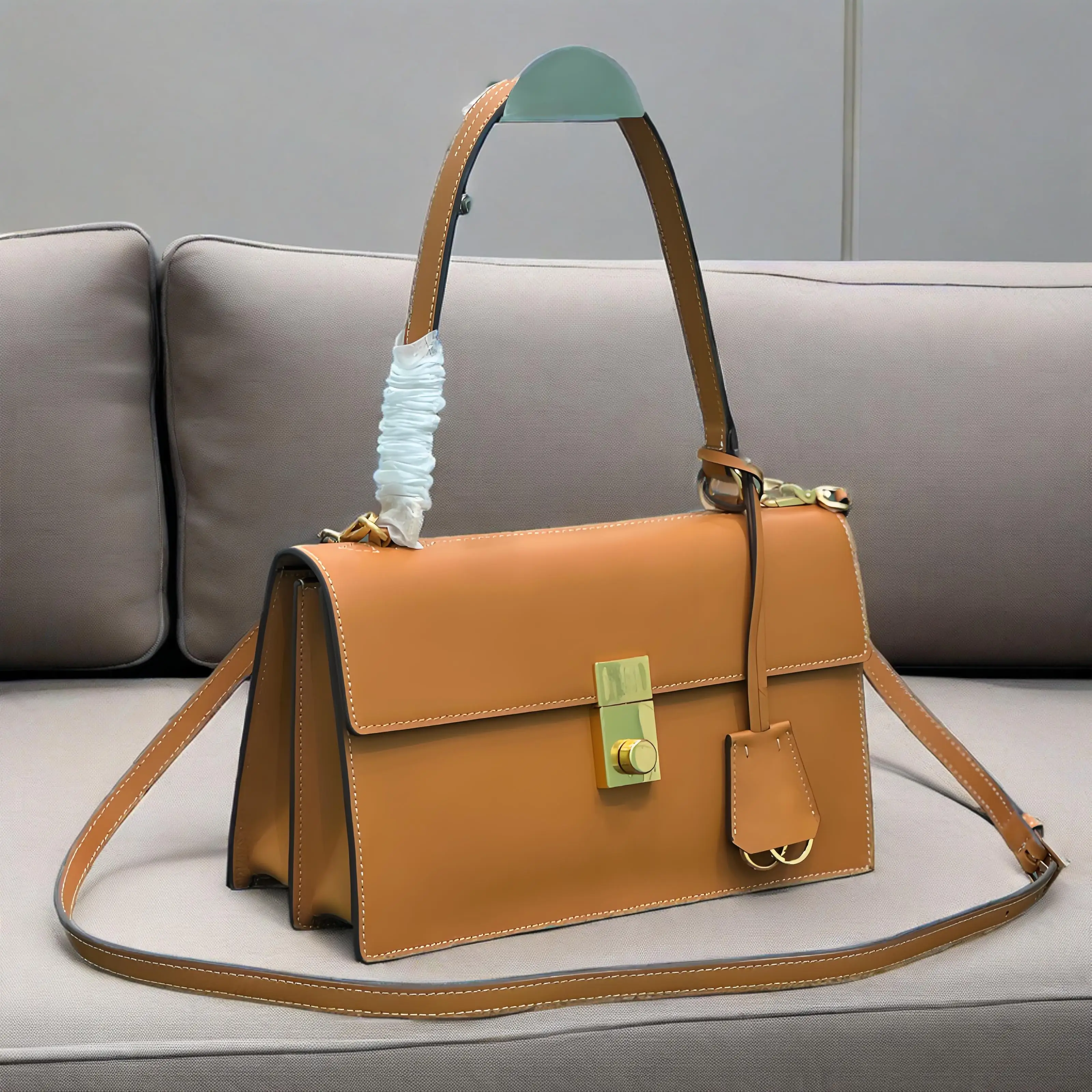 Luxury Genuine Leather Women's Large Capacity Designer Handbag High Quality Single Shoulder Crossbody Brand Bags 2025 Trend
Luxury Genuine Leather Women's Large Capacity Designer Handbag High Quality Single Shoulder Crossbody Brand Bags 2025 Trend