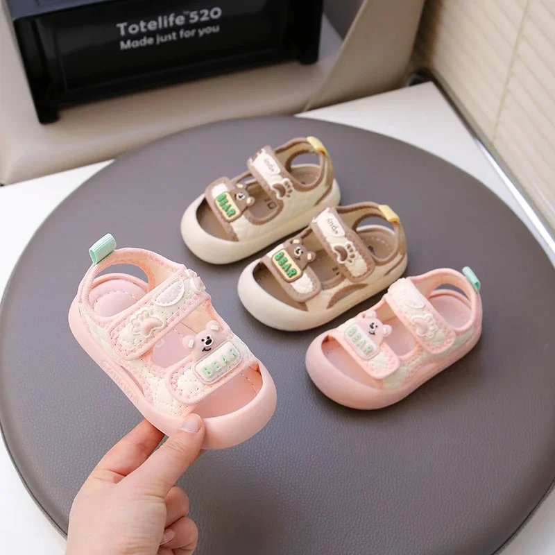 Cute Boy Sandals 2025 Summer New Soft Sole Baby Shoes Girls' Sandals Anti Slip Walking Shoes Versatile Children's Shoe Sandals
Cute Boy Sandals 2025 Summer New Soft Sole Baby Shoes Girls' Sandals Anti Slip Walking Shoes Versatile Children's Shoe Sandals