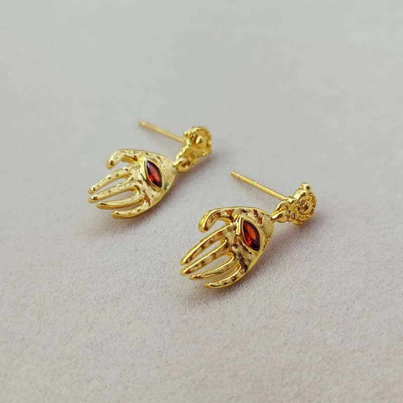 New Personality Irregular Texture Devil's Eye Retro Stud Earrings Exaggerated Earrings Earrings Needle
New Personality Irregular Texture Devil's Eye Retro Stud Earrings Exaggerated Earrings Earrings Needle