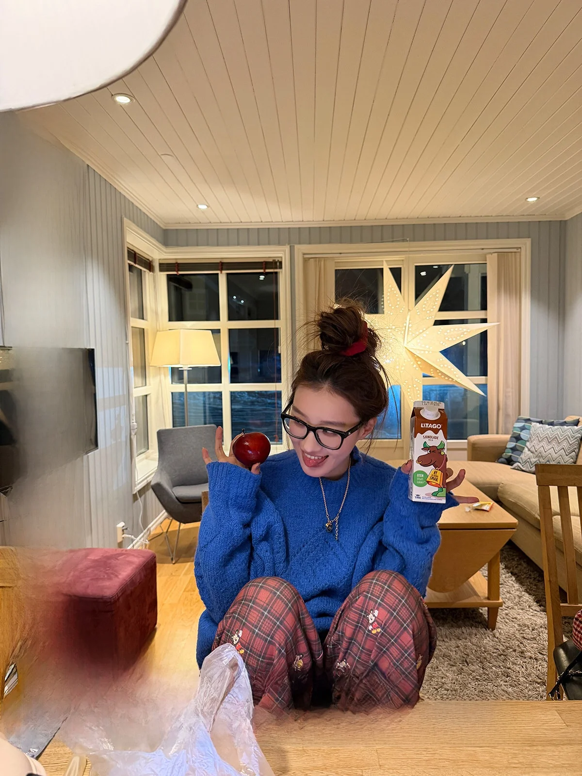 Свитер женский вязаный Klein Blue, осенне-зимний, с длинным рукавом, круглым вырезом, теплый, модный, универсальный, удобный, из полиэстера
Свитер женский вязаный Klein Blue, осенне-зимний, с длинным рукавом, круглым вырезом, теплый, модный, универсальный, удобный, из полиэстера