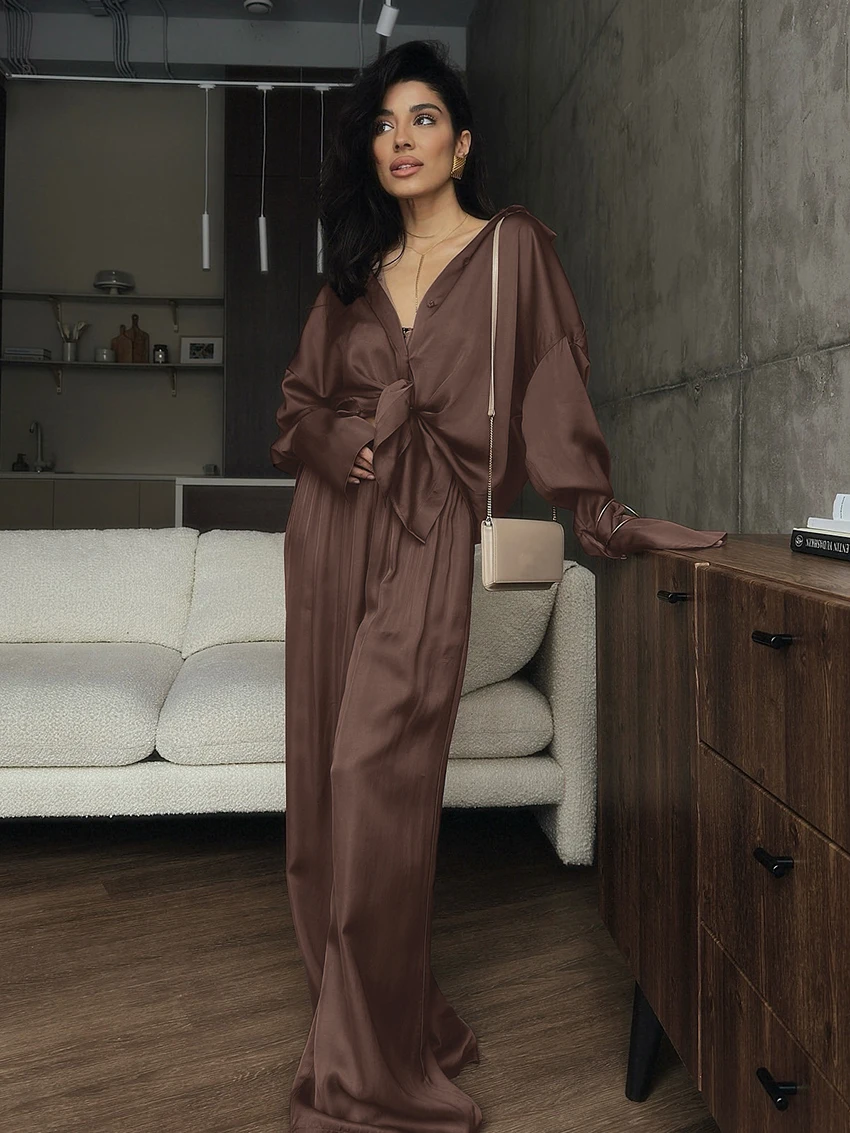 Marthaqiqi Autumn Women Nightwear 2 Piece Suit Turn-Down Collar Sleepwear Long Sleeve Nightgowns Pants Casual Ladies Pajamas Set
Marthaqiqi Autumn Women Nightwear 2 Piece Suit Turn-Down Collar Sleepwear Long Sleeve Nightgowns Pants Casual Ladies Pajamas Set