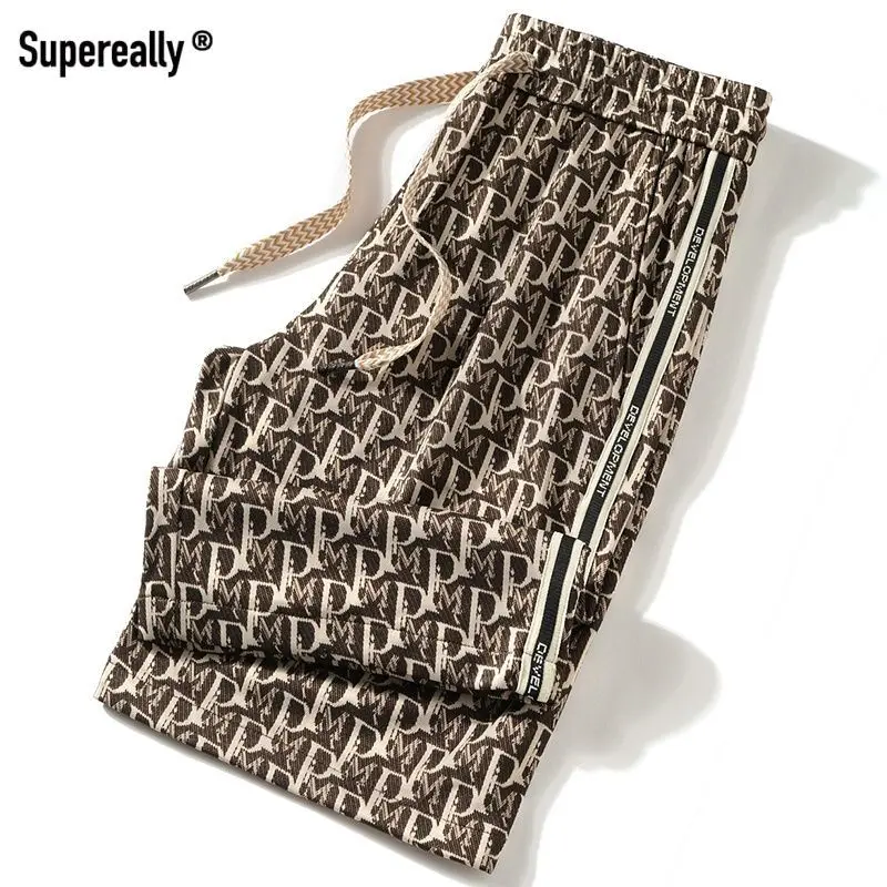 Men's summer high-end shorts trendy brand casual and versatile sports trend five-point pants printed new models
Men's summer high-end shorts trendy brand casual and versatile sports trend five-point pants printed new models