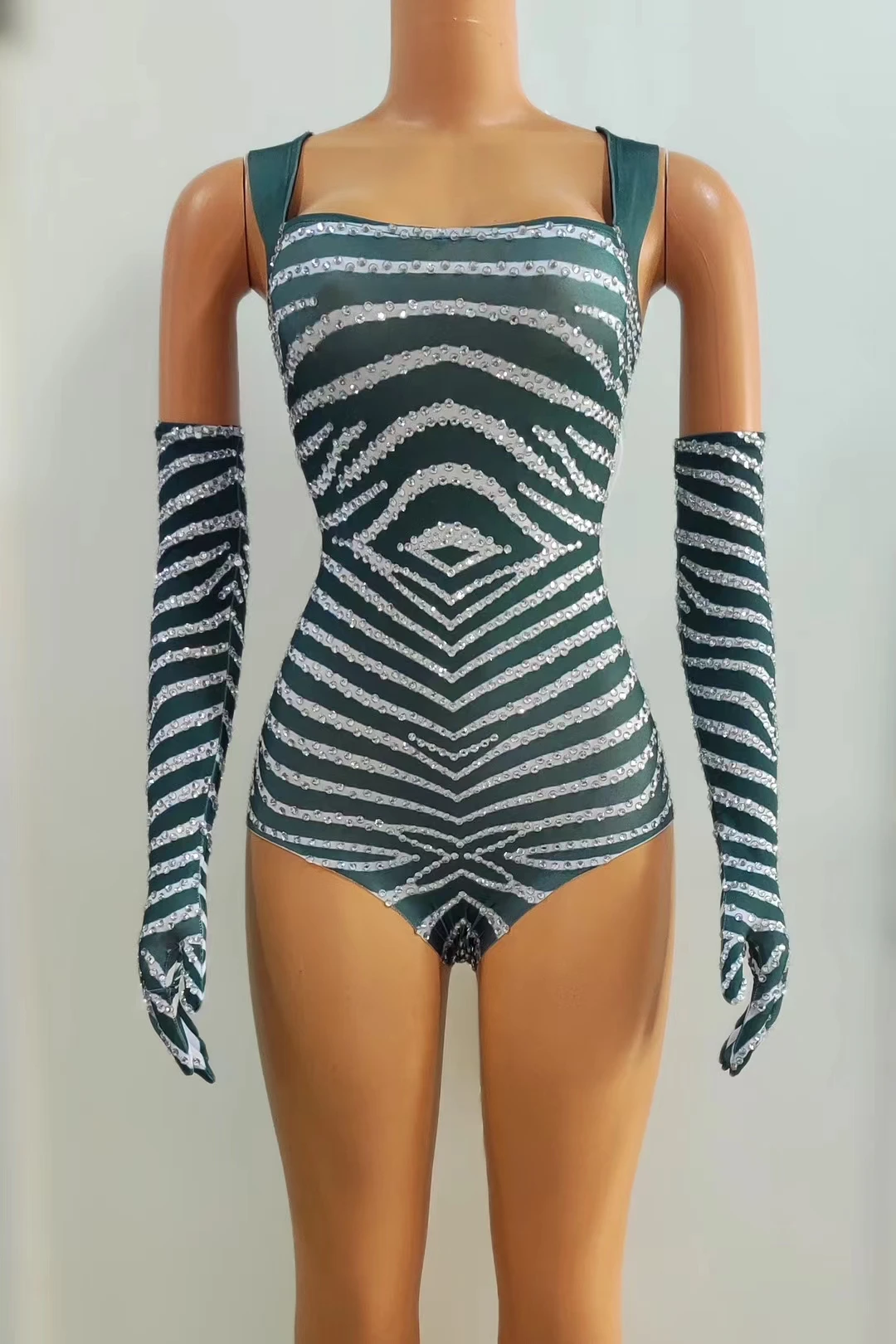 Xiaoban Luxury Dark Green Chevron Striped Crystal Rhinestone Bodysuit Ladies Straps Bodycon Night Out Bar Party Costume
Xiaoban Luxury Dark Green Chevron Striped Crystal Rhinestone Bodysuit Ladies Straps Bodycon Night Out Bar Party Costume