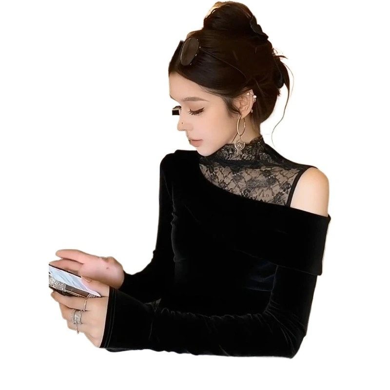 Unique Retro Sweet Spice Girl Splicing Velvet Bottoming Shirt Women' Inner Design Sense Hollow Off-the-shoulder Long-sleeved Top
Unique Retro Sweet Spice Girl Splicing Velvet Bottoming Shirt Women' Inner Design Sense Hollow Off-the-shoulder Long-sleeved Top