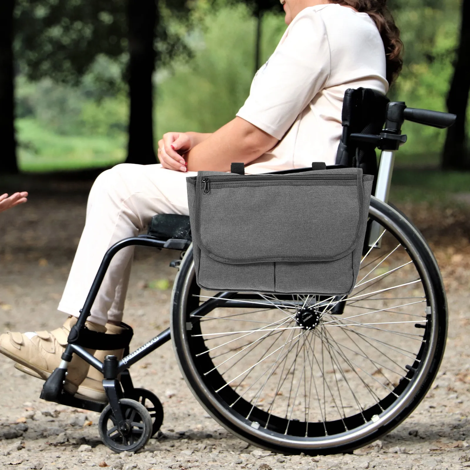 Polyester Wheelchair Side Bag Large Capacity Hanging Storage Pouch Adjustable Strap Anti-Wear Walker Accessories for Seniors
Polyester Wheelchair Side Bag Large Capacity Hanging Storage Pouch Adjustable Strap Anti-Wear Walker Accessories for Seniors