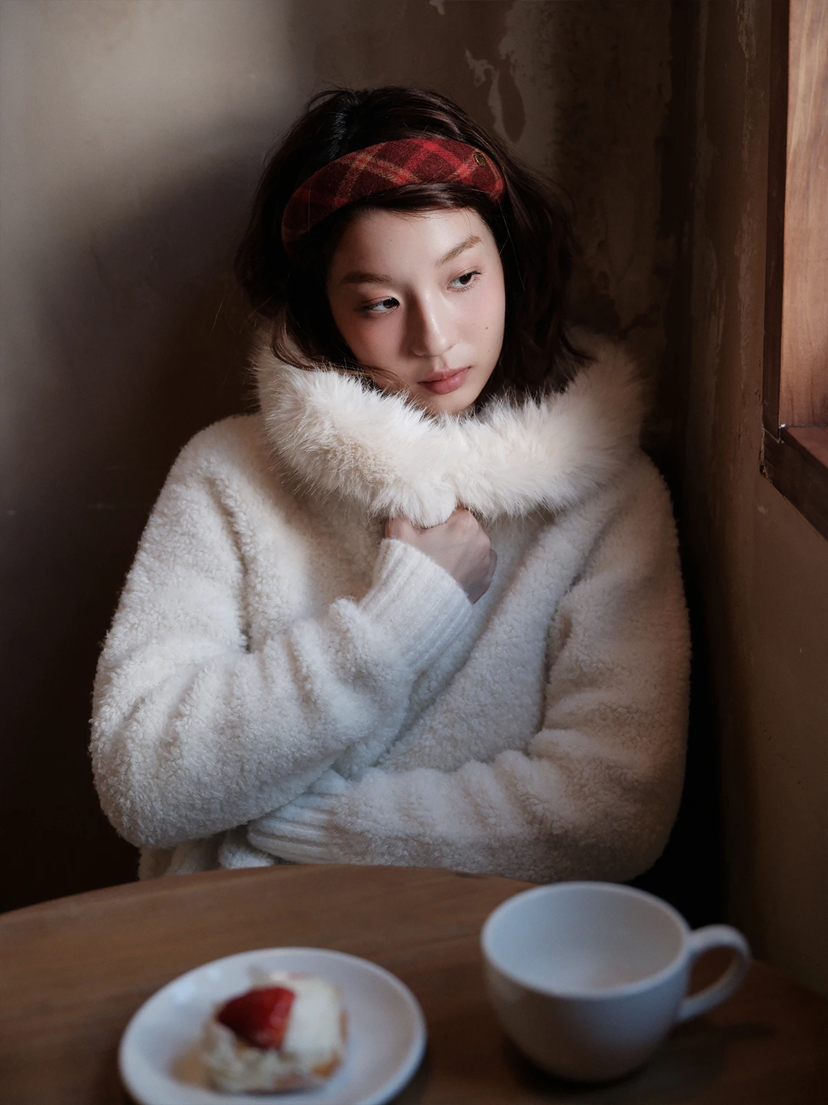 Botanique Soft orn Merino Wool Zipper Coat Detachable Fur Collar Long Sve Women's Knittedwear Winter Collection 2025
Botanique Soft orn Merino Wool Zipper Coat Detachable Fur Collar Long Sve Women's Knittedwear Winter Collection 2025