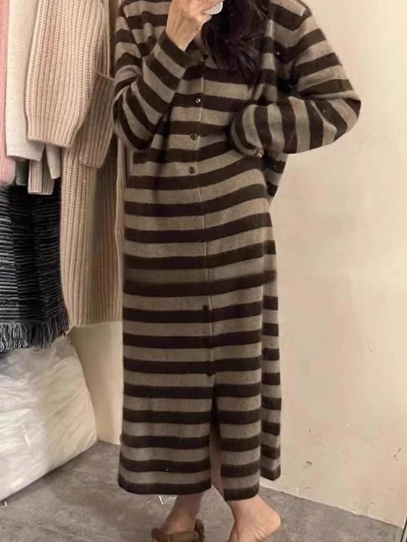 ROUJE KEFSS Women's Knitted Dress Loose Open Cardigan Sweater Autumn New Style Striped Long Sleeve Dress for plus Size
ROUJE KEFSS Women's Knitted Dress Loose Open Cardigan Sweater Autumn New Style Striped Long Sleeve Dress for plus Size