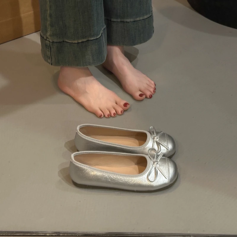 2026 New Women's Large Size Soft Spring Summer New Knot Slip-On Flat Ballet Single Shoe
2026 New Women's Large Size Soft Spring Summer New Knot Slip-On Flat Ballet Single Shoe