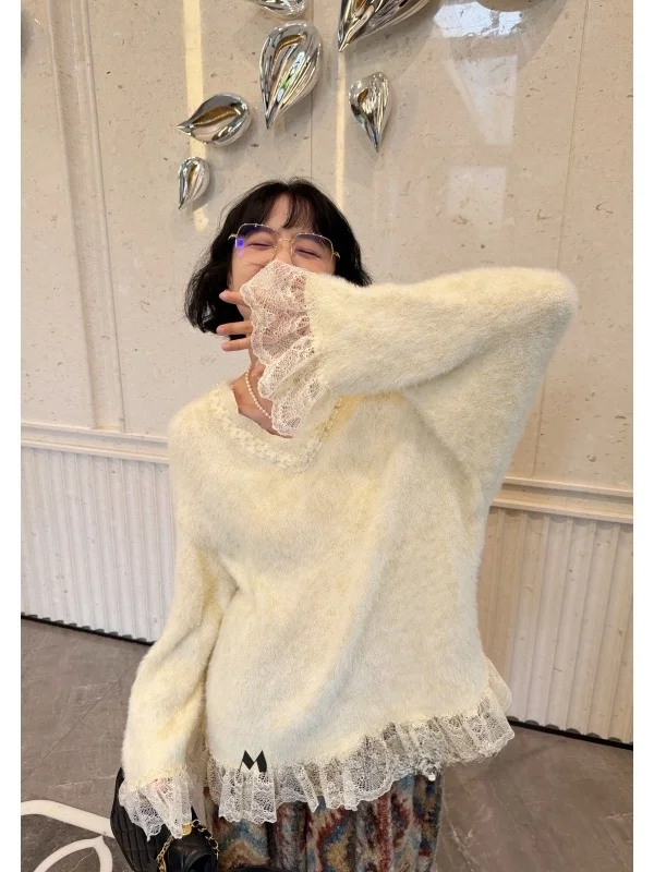 Теплый ветрозащитный трикотажный свитер из нейлона с кружевными вставками и меховой подкладкой для полных женщин
Теплый ветрозащитный трикотажный свитер из нейлона с кружевными вставками и меховой подкладкой для полных женщин