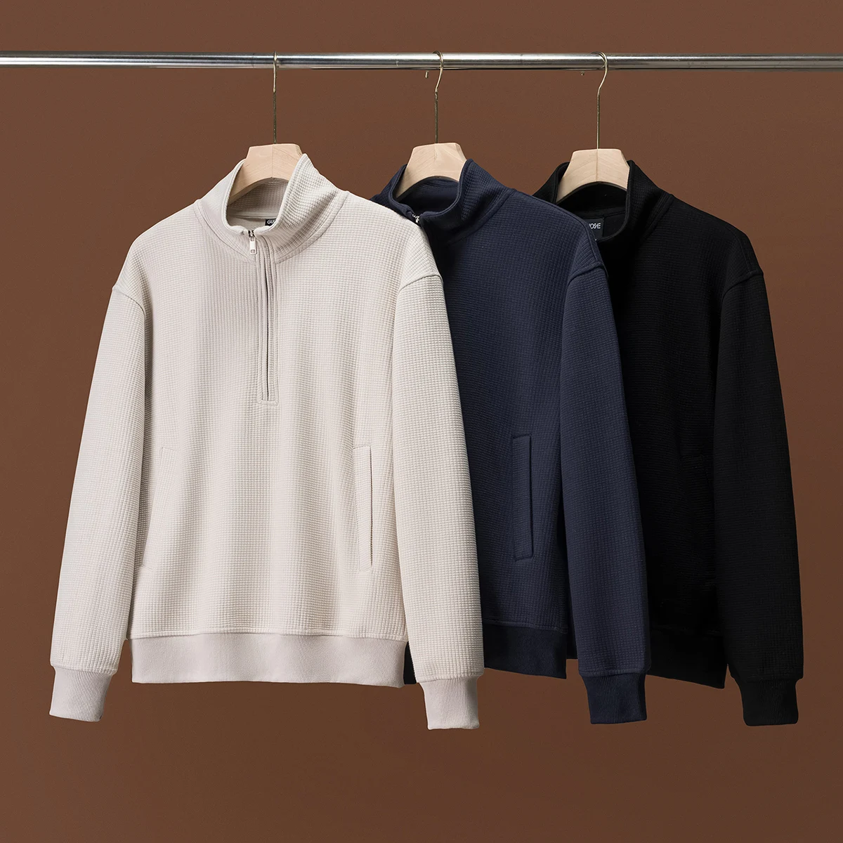 Итальянская высококачественная мужская толстовка на молнии с воротником-стойкой, теплая повседневная одежда для осени
Итальянская высококачественная мужская толстовка на молнии с воротником-стойкой, теплая повседневная одежда для осени