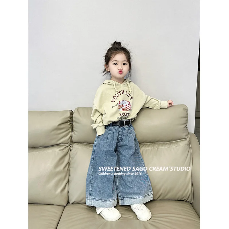 Deer 2024 Autumn New Korean Children's Belt Denim Straight Tube Baby Fashionable Casual Pants
Deer 2024 Autumn New Korean Children's Belt Denim Straight Tube Baby Fashionable Casual Pants