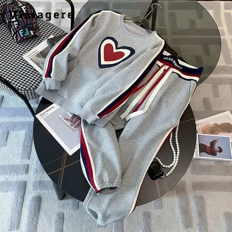 2024 Summer New Women Pant Sets Casual O-neck Long sleeves Heart Printing Sweatshirt+Loose Pant 2pcs Suit Tracksuit Sportswear
2024 Summer New Women Pant Sets Casual O-neck Long sleeves Heart Printing Sweatshirt+Loose Pant 2pcs Suit Tracksuit Sportswear