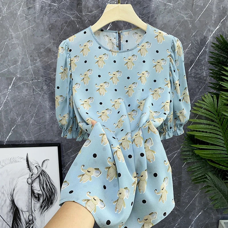 Синяя шелковая блузка с принтом и пышными рукавами, женская летняя модная повседневная блузка с круглым вырезом и коротким рукавом прямого кроя
Синяя шелковая блузка с принтом и пышными рукавами, женская летняя модная повседневная блузка с круглым вырезом и коротким рукавом прямого кроя