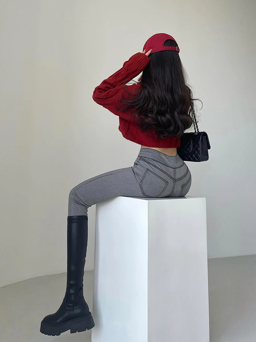 Sexy High-Waist Single-Buckle Slim-Fit Elastic Ankle-Length Pencil Jeans Women's Spicy Girl Style Long-Duration Winter Collec...
Sexy High-Waist Single-Buckle Slim-Fit Elastic Ankle-Length Pencil Jeans Women's Spicy Girl Style Long-Duration Winter Collec...