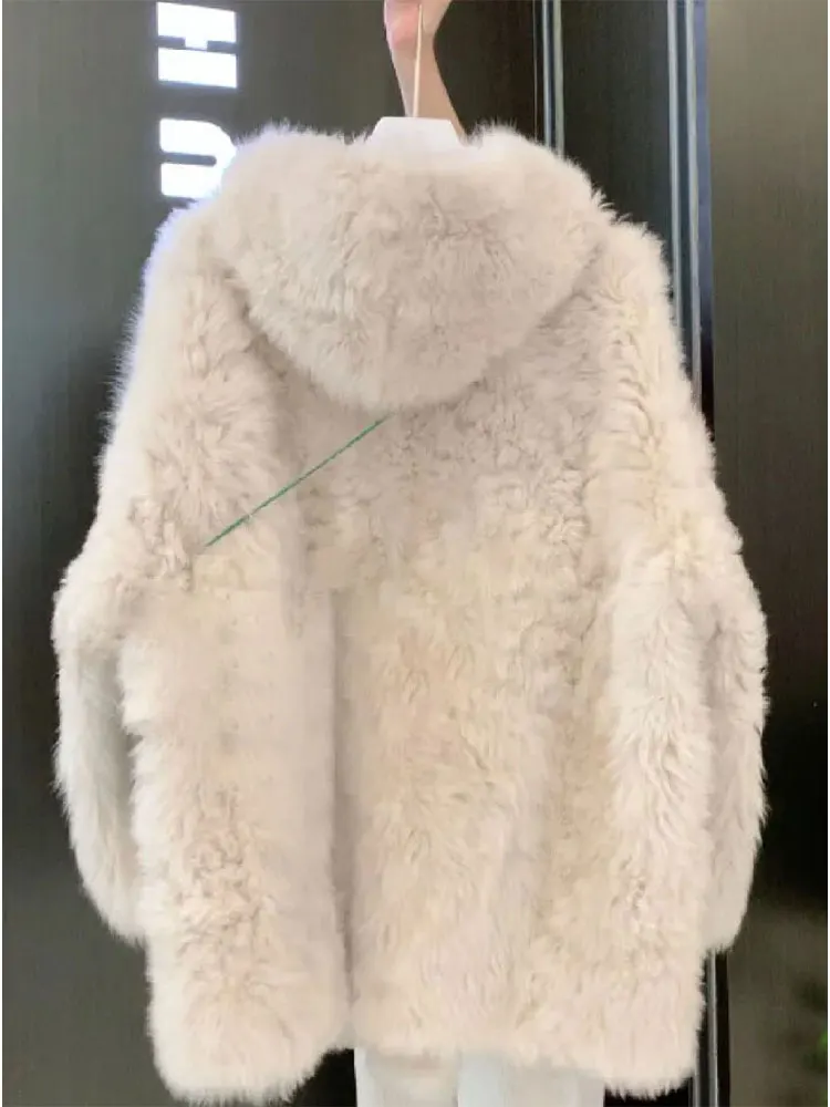 Elegance Lady Lightweight Luxury Short Quilted Fur Jacket Korean Style Winter Coat Straight Body Long Sleeve for 25-29 Years Old
Elegance Lady Lightweight Luxury Short Quilted Fur Jacket Korean Style Winter Coat Straight Body Long Sleeve for 25-29 Years Old