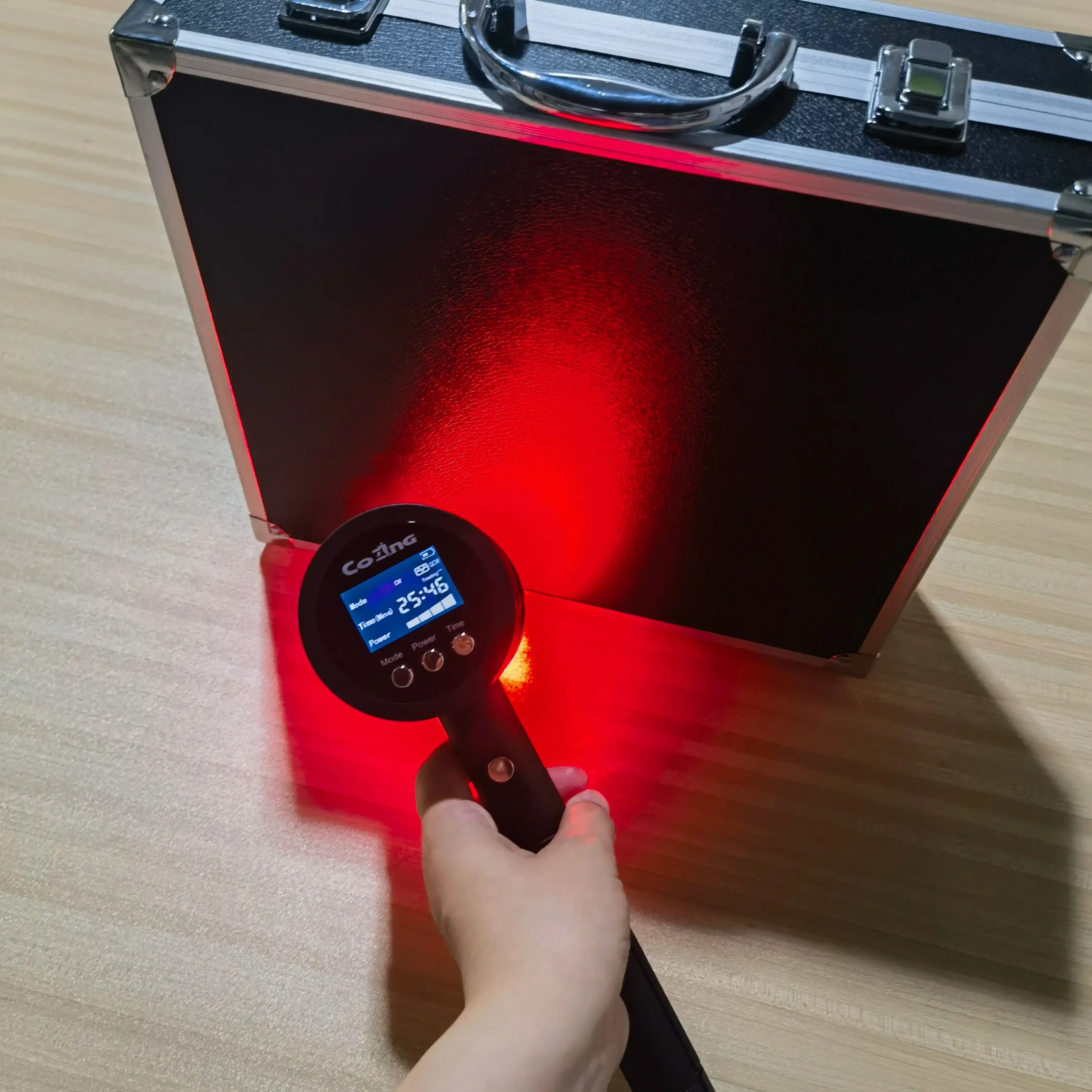 Ветеринарный аппарат для лазерной терапии 19*650 нм + 6*808 нм для быстрого облегчения боли и борьбы с воспалениями в собаках, кошах и лошацах
Ветеринарный аппарат для лазерной терапии 19*650 нм + 6*808 нм для быстрого облегчения боли и борьбы с воспалениями в собаках, кошах и лошацах