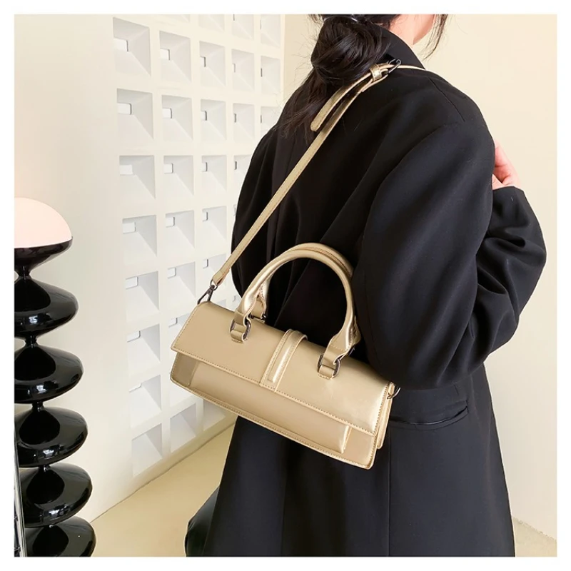 Fashion high value ladies bag 2025 new temperament hundred with handbag senior sense of single shoulder diagonal cross-body bags
Fashion high value ladies bag 2025 new temperament hundred with handbag senior sense of single shoulder diagonal cross-body bags
