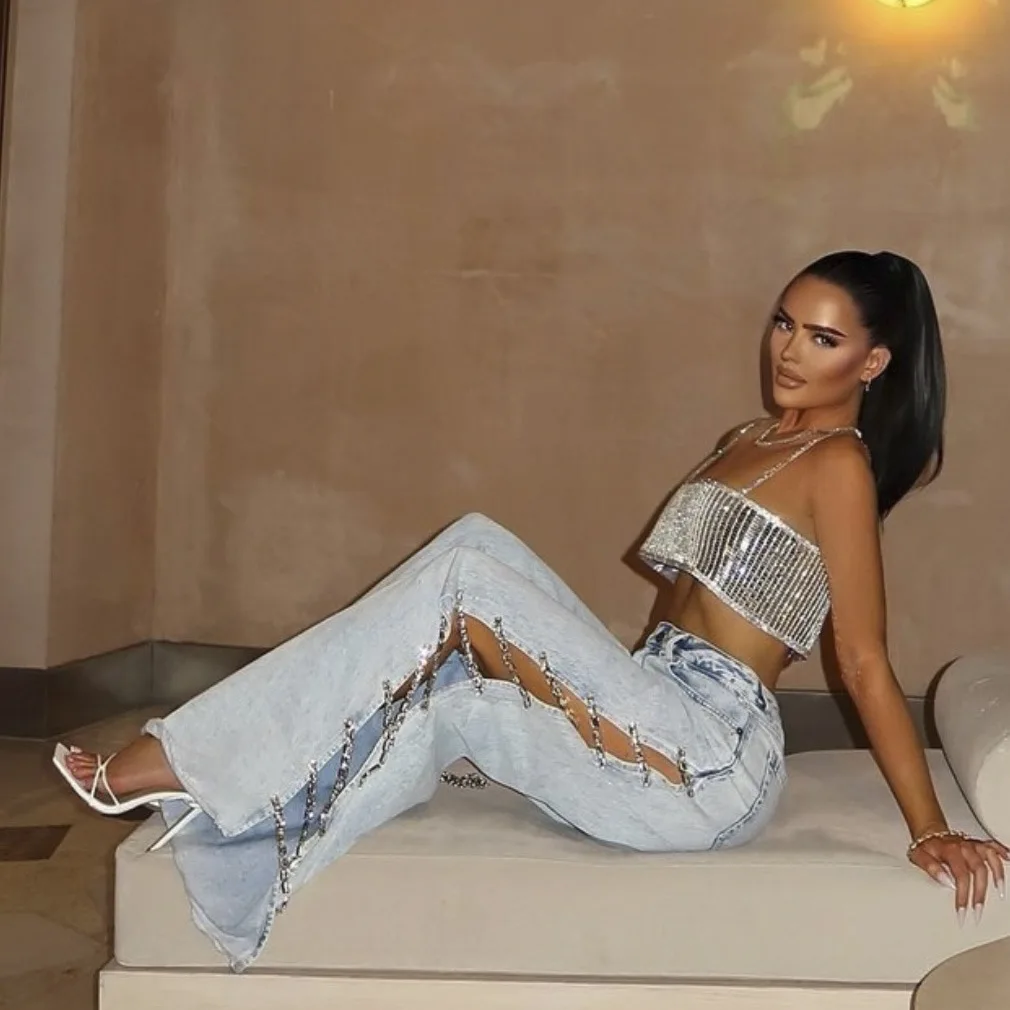 Sexy Hollow Jeans Old Chain Casual Pants Spice Girl Diamond-encrusted Loose Straight Ripped Trousers European and American
Sexy Hollow Jeans Old Chain Casual Pants Spice Girl Diamond-encrusted Loose Straight Ripped Trousers European and American