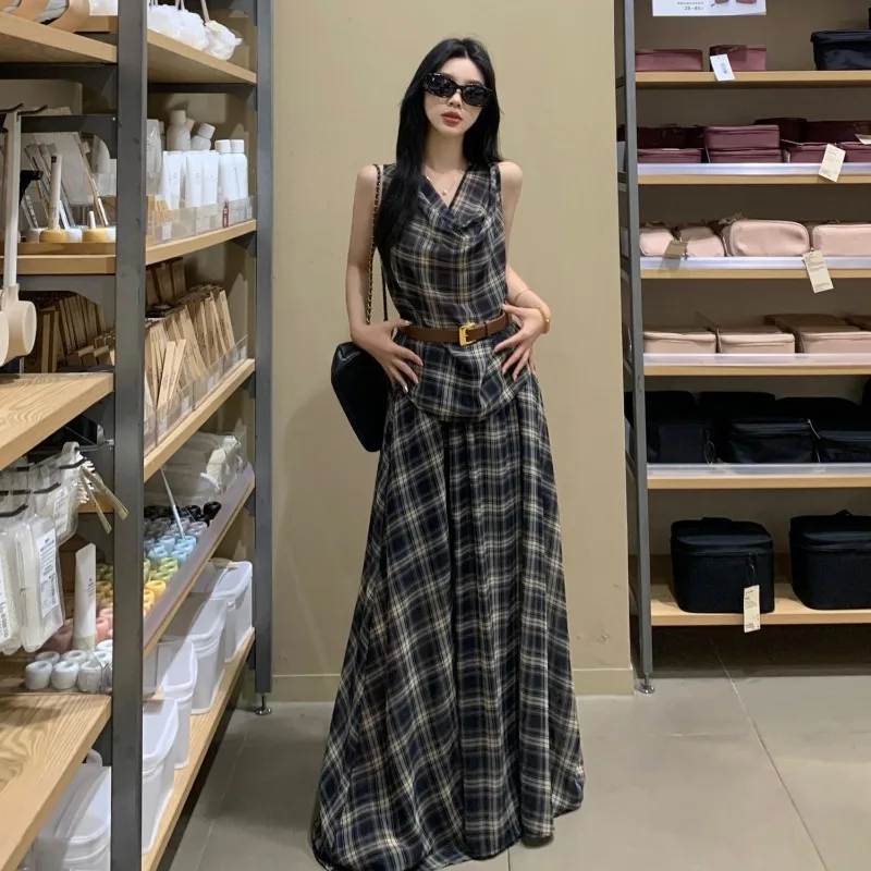 Women's Vintage Summer Plaid Tank Tops Long Skirts Two Piece Set 2025 New Lady Graceful Vest Shirts Skirt Outfits Fashion Suits
Women's Vintage Summer Plaid Tank Tops Long Skirts Two Piece Set 2025 New Lady Graceful Vest Shirts Skirt Outfits Fashion Suits