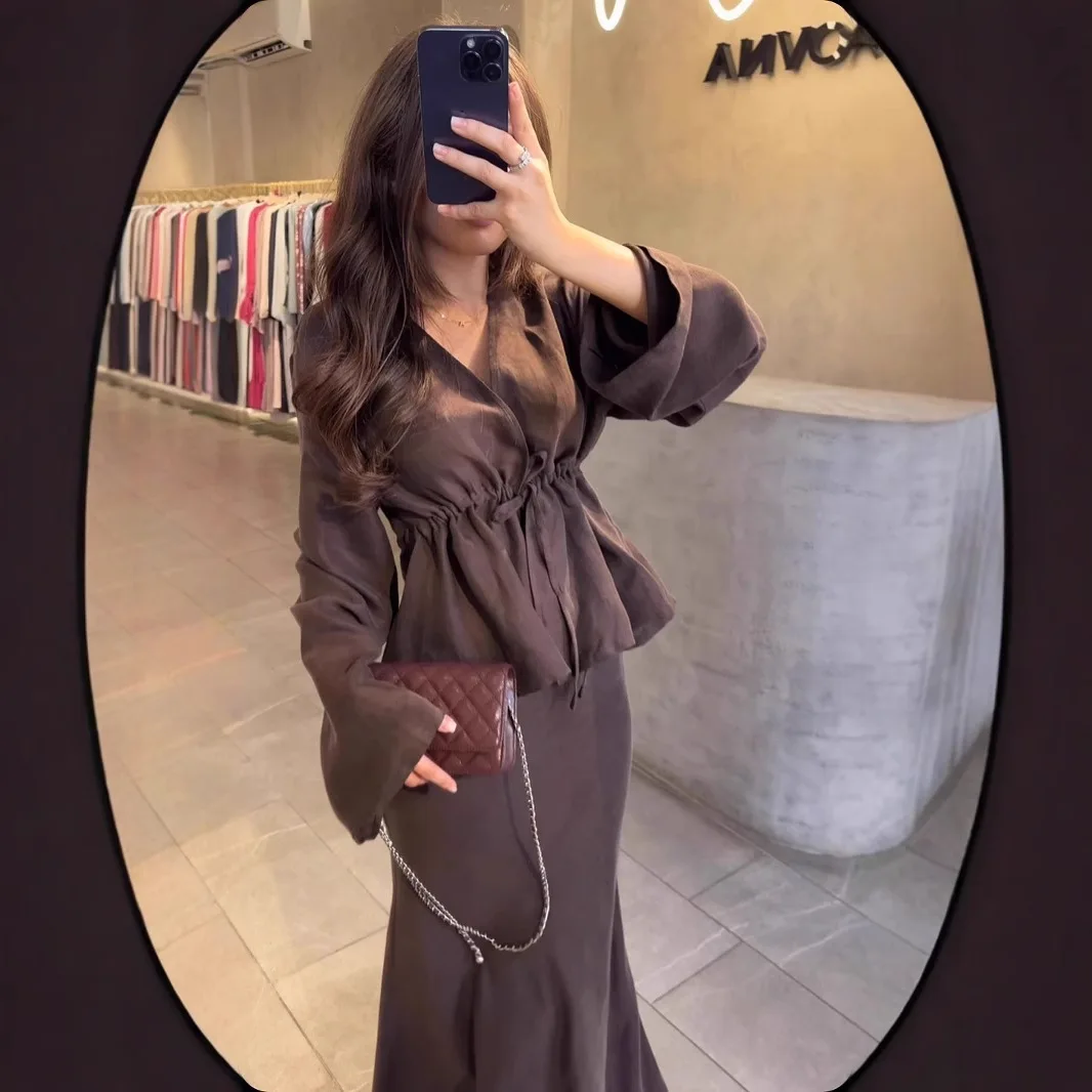 2026 Autumn New Women's Solid Color Drawstring Slim-fit Top And Elegant Long Skirt Two-piece Set Dubai Luxury Islam Elegant
2026 Autumn New Women's Solid Color Drawstring Slim-fit Top And Elegant Long Skirt Two-piece Set Dubai Luxury Islam Elegant