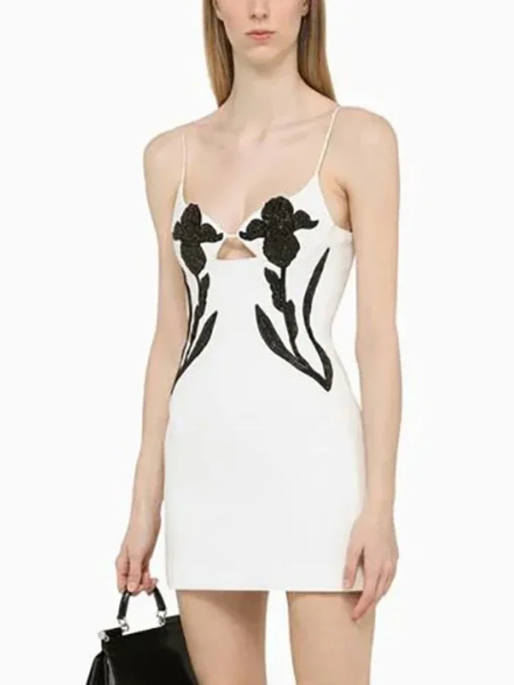 Sexy Spaghetti Strap Crystal Flower Bandage Dress Women White Sleeveless Diamonds Floral Mini Bodycon Dresses Evening Club Party
Sexy Spaghetti Strap Crystal Flower Bandage Dress Women White Sleeveless Diamonds Floral Mini Bodycon Dresses Evening Club Party