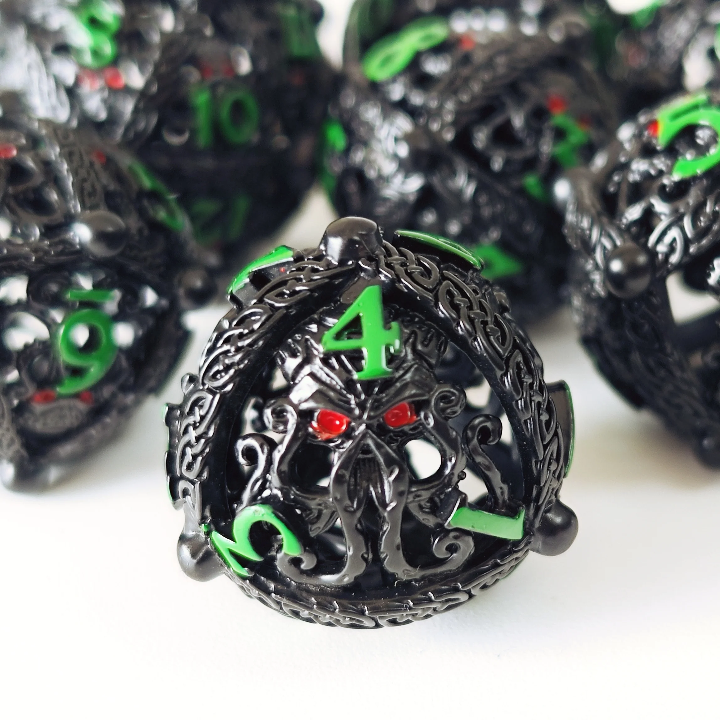 MINI PLANET Round Octopus Metal Dice Set for TRPG Dungeons&Dragons Board Game DND Metal Dice Box Set Gift 7pcs/set
MINI PLANET Round Octopus Metal Dice Set for TRPG Dungeons&Dragons Board Game DND Metal Dice Box Set Gift 7pcs/set