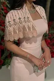 Customize Pink Muslim Evening Dress Women Beaded Cape Sleeve Square Neck Satin Formal Prom Gown Luxury Bodycon Maxi Wedding Gown
Customize Pink Muslim Evening Dress Women Beaded Cape Sleeve Square Neck Satin Formal Prom Gown Luxury Bodycon Maxi Wedding Gown