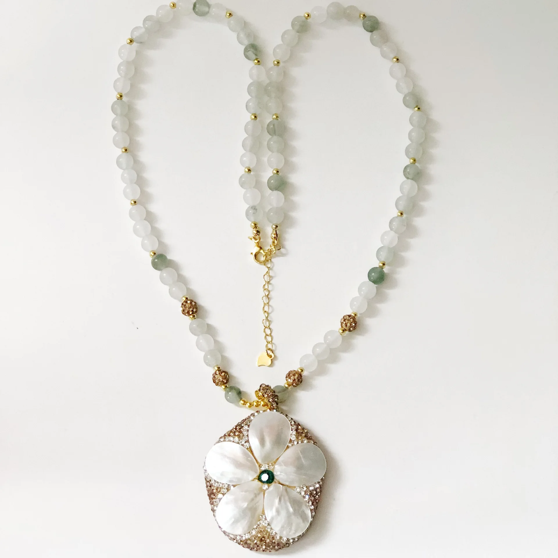 Очаровательное ожерелье из натуральной ракушки с кристаллами, серьги, браслет, кольцо, комплект из 4 предметов для женщин, эффектные цветочные бусины, комплекты ювелирных изделий, праздничное платье
Очаровательное ожерелье из натуральной ракушки с кристаллами, серьги, браслет, кольцо, комплект из 4 предметов для женщин, эффектные цветочные бусины, комплекты ювелирных изделий, праздничное платье