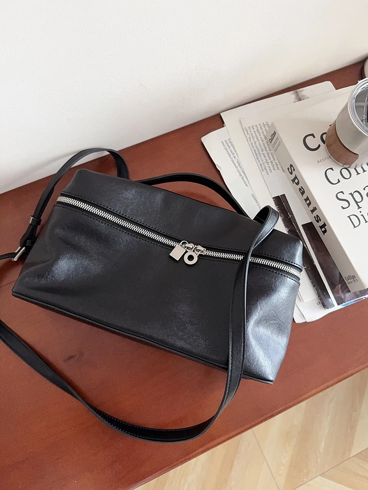 Top Layer Cowhide Leather Lunch Box Handbag Women's New 2025 Genuine Leather oulder Crossbody Bag Commute Small Square Bag
Top Layer Cowhide Leather Lunch Box Handbag Women's New 2025 Genuine Leather oulder Crossbody Bag Commute Small Square Bag