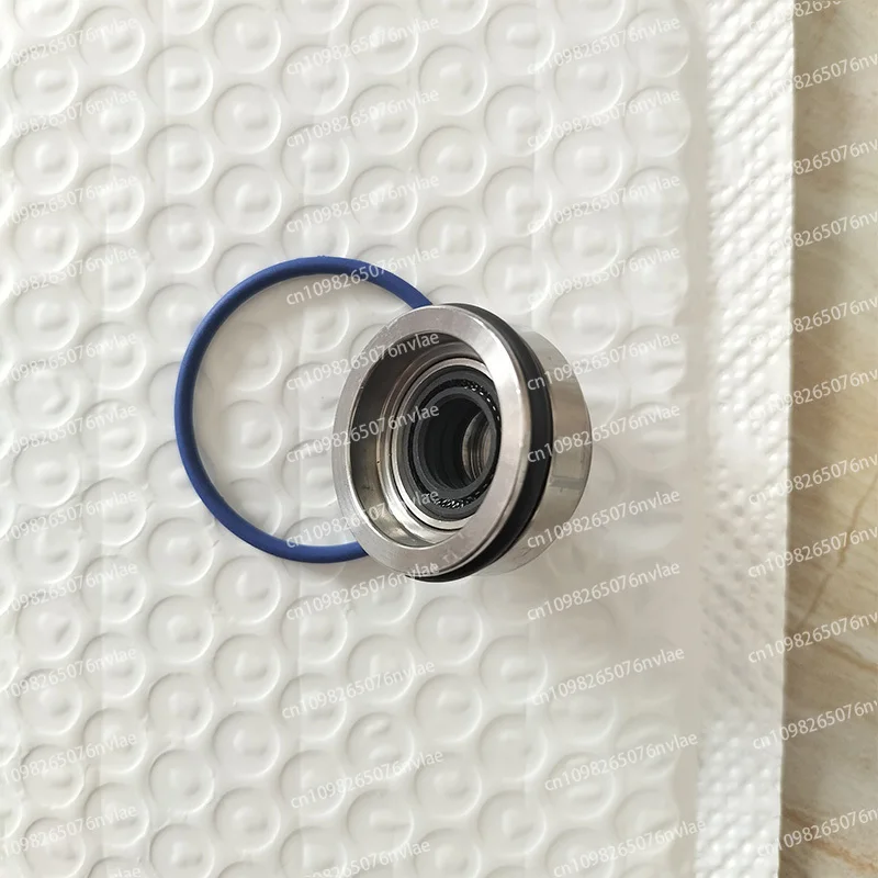 Suitable for Volkswagen Audi high pressure oil pump maintenance and disassembly sleeve oil seal ring ea888 111 837
Suitable for Volkswagen Audi high pressure oil pump maintenance and disassembly sleeve oil seal ring ea888 111 837