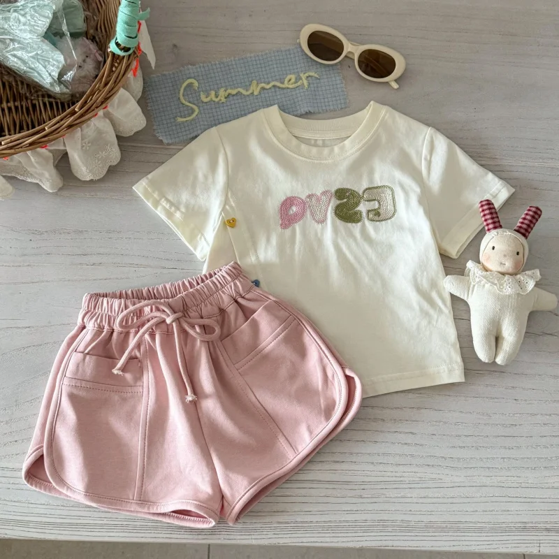 Girls' Sports Casual Set Baby Dopamine Letter Short SleeveTPink T-shirt and Shorts Two-piece Set for Summer
Girls' Sports Casual Set Baby Dopamine Letter Short SleeveTPink T-shirt and Shorts Two-piece Set for Summer