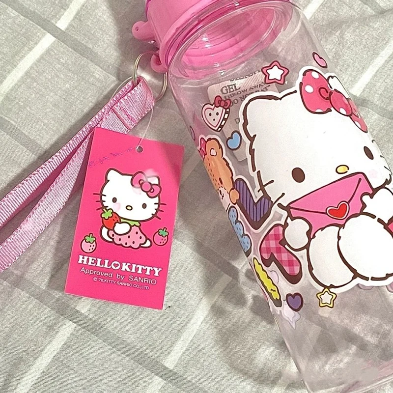 Sanrio Kawaii Anime Hello Kitty Plastic Cup Cute Sweet Cartoon Large Capacity Portable Printing Tumbler Lovely Gifts for Girls
Sanrio Kawaii Anime Hello Kitty Plastic Cup Cute Sweet Cartoon Large Capacity Portable Printing Tumbler Lovely Gifts for Girls