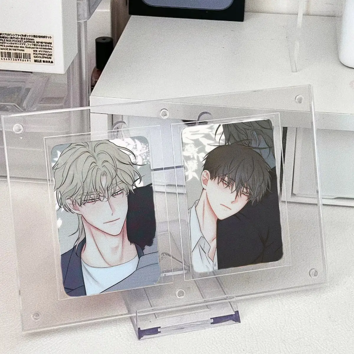 Low Tide in Twilight Euihyun Taeju small card (Perfume Card)fans made Unofficial card Korean bl manhwa
Low Tide in Twilight Euihyun Taeju small card (Perfume Card)fans made Unofficial card Korean bl manhwa