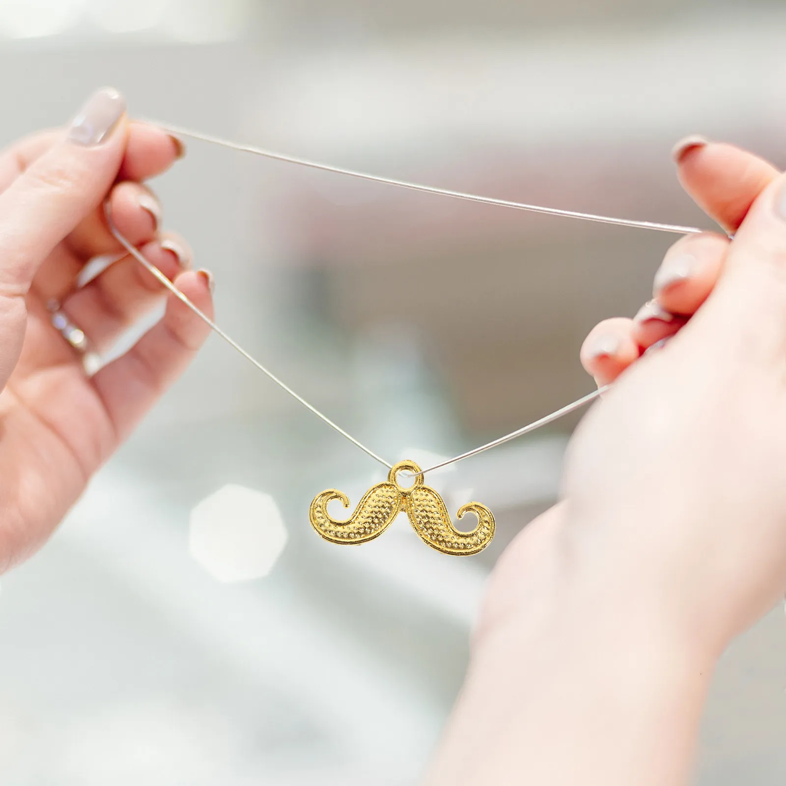 150 шт. подвесок-шармов для браслетов оптом, ювелирные изделия из сплава, подвески в стиле барокко с бородой
150 шт. подвесок-шармов для браслетов оптом, ювелирные изделия из сплава, подвески в стиле барокко с бородой