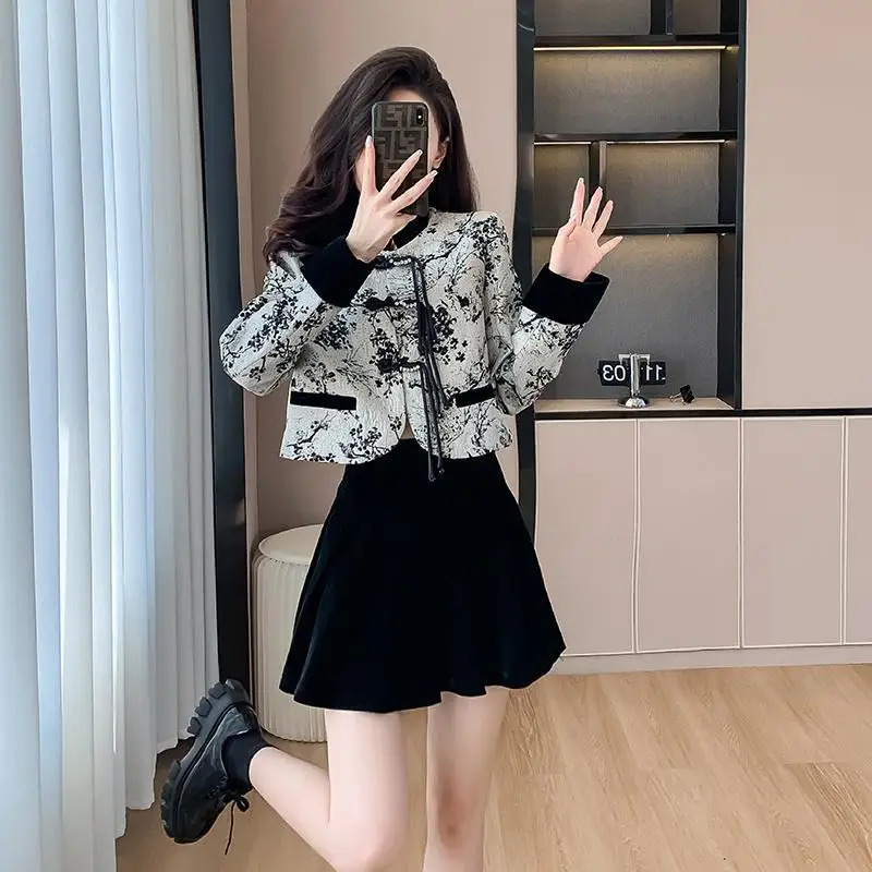 French Chic Style Skirt Set Women's Spring and Autumn New Chinese Style Jacket with Frog Buttons and Pleated Skirt Two-Piece Set
French Chic Style Skirt Set Women's Spring and Autumn New Chinese Style Jacket with Frog Buttons and Pleated Skirt Two-Piece Set