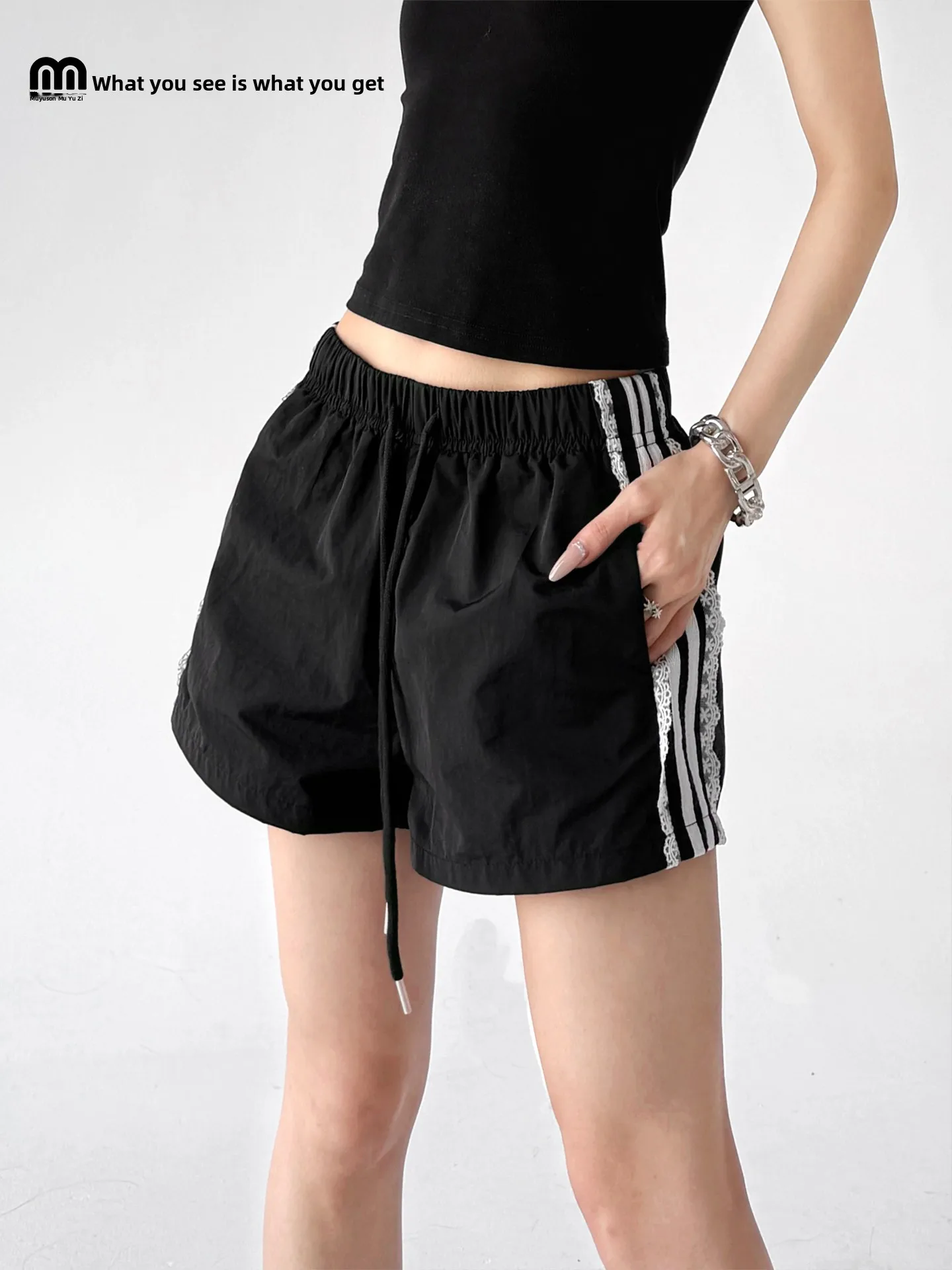 High Waist Sporty Red Shorts Women's Summer Fashion 2026 Lengthening Legs Effect Wide Leg Pants Casual Comfortable Shorts
High Waist Sporty Red Shorts Women's Summer Fashion 2026 Lengthening Legs Effect Wide Leg Pants Casual Comfortable Shorts