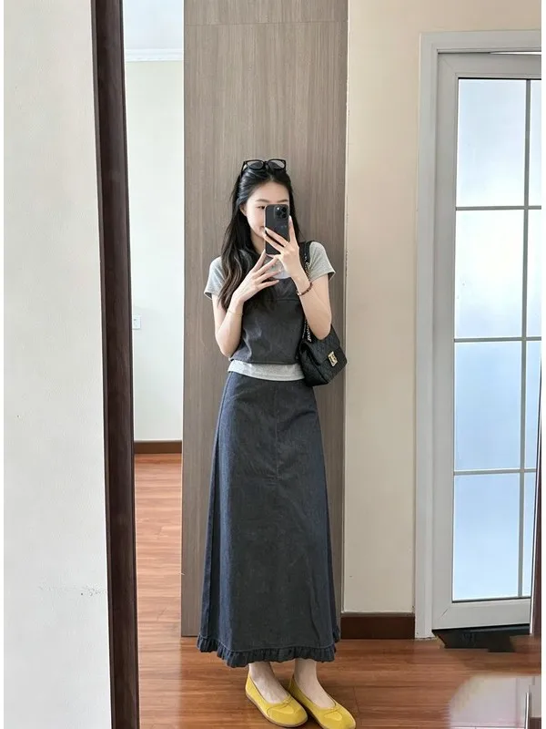 Gray Short Sleeve T-Shirt And A-Line Skirt Set Women's Casual Summer Fashion Korean Style High Waist Versatile Outfit
Gray Short Sleeve T-Shirt And A-Line Skirt Set Women's Casual Summer Fashion Korean Style High Waist Versatile Outfit