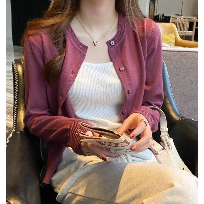 2024 Autumn New Outer Wear Cardigan Women's Sun Protection Round Neck Versatile Simple Casual Ice Silk Knitted Top
2024 Autumn New Outer Wear Cardigan Women's Sun Protection Round Neck Versatile Simple Casual Ice Silk Knitted Top