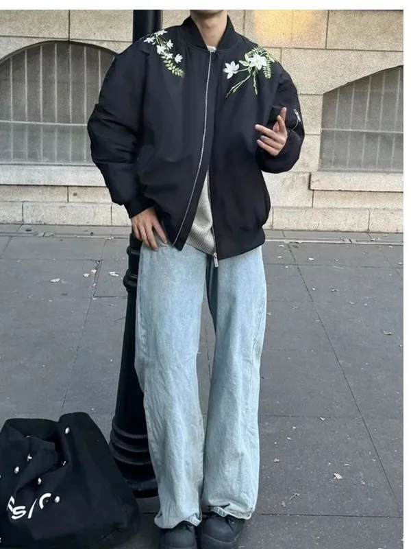 Ретро-американская бейсбольная куртка с цветочной вышивкой, мужская повседневная свободная куртка-пилот BMOBER, осенняя молодежная куртка из полиэфирного волокна
Ретро-американская бейсбольная куртка с цветочной вышивкой, мужская повседневная свободная куртка-пилот BMOBER, осенняя молодежная куртка из полиэфирного волокна