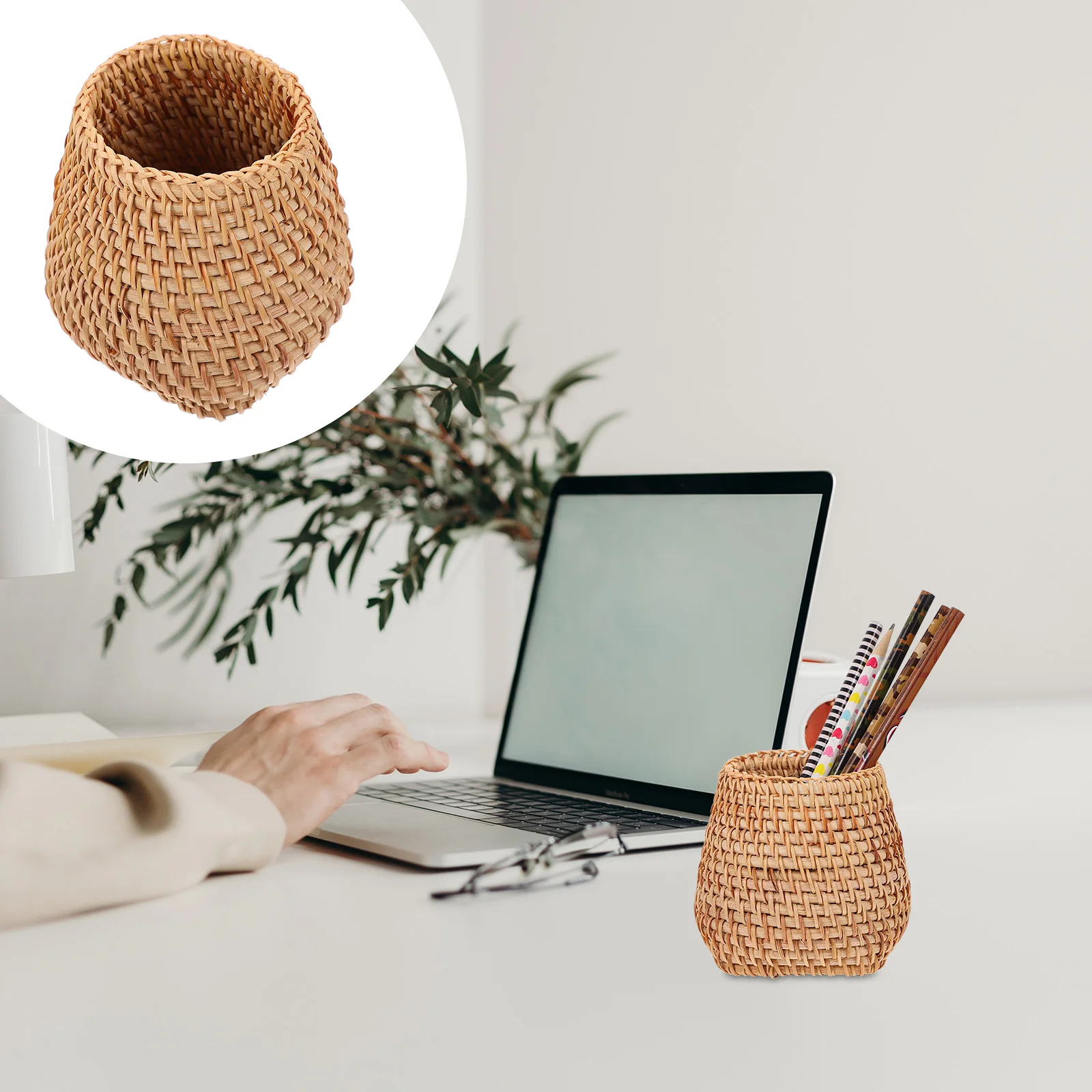 1pc Wooden Rattan Pen Holder Organizer Storage Basket Desktop Home Decoration Hand Woven Compact Space Saving Simple Design
1pc Wooden Rattan Pen Holder Organizer Storage Basket Desktop Home Decoration Hand Woven Compact Space Saving Simple Design