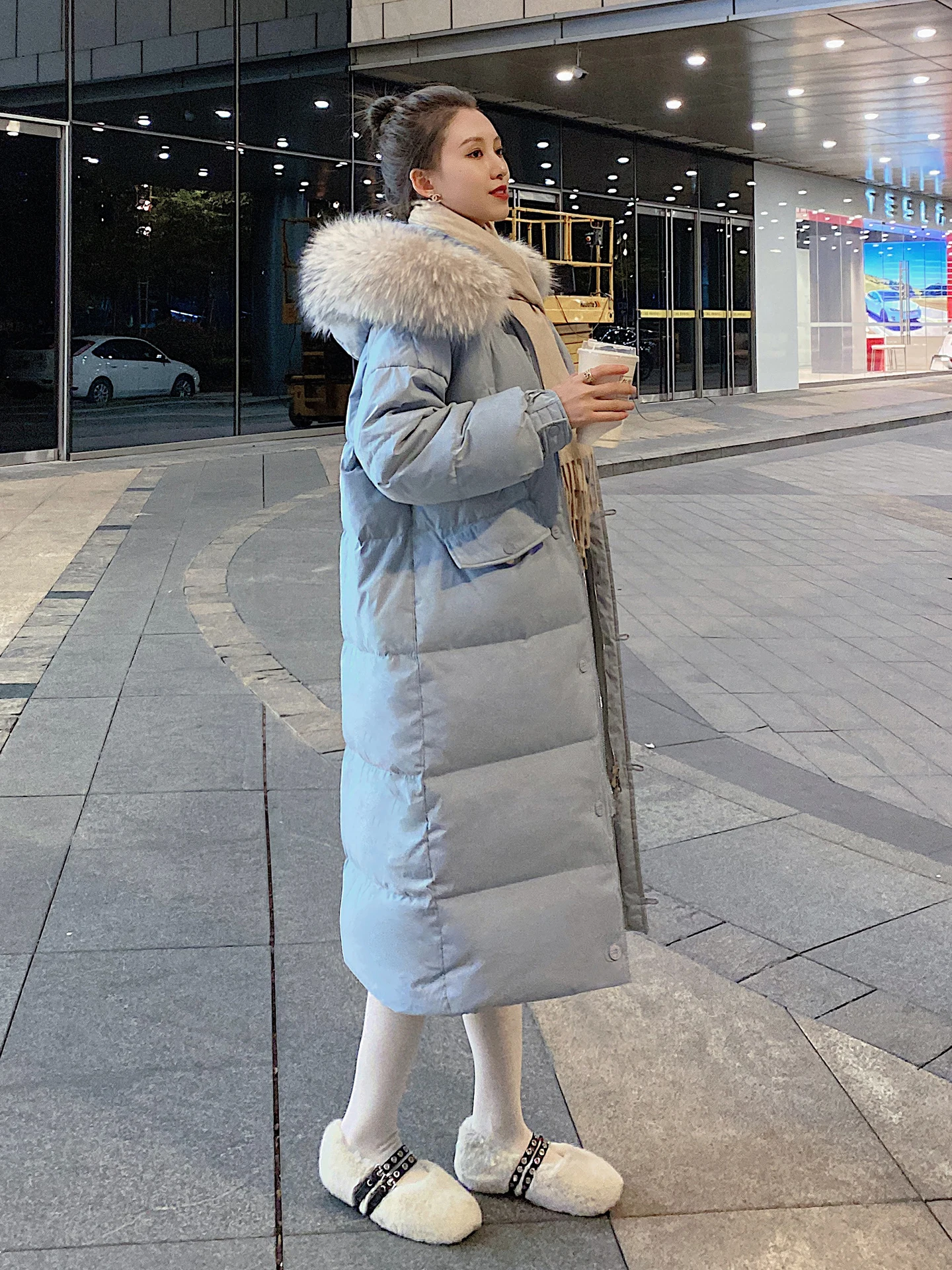 Женская удлиненная пуховая куртка 2025 года, новая зимняя модель, свободного кроя, утепленная, выше колена, белая, с наполнителем из пера, синяя
Женская удлиненная пуховая куртка 2025 года, новая зимняя модель, свободного кроя, утепленная, выше колена, белая, с наполнителем из пера, синяя