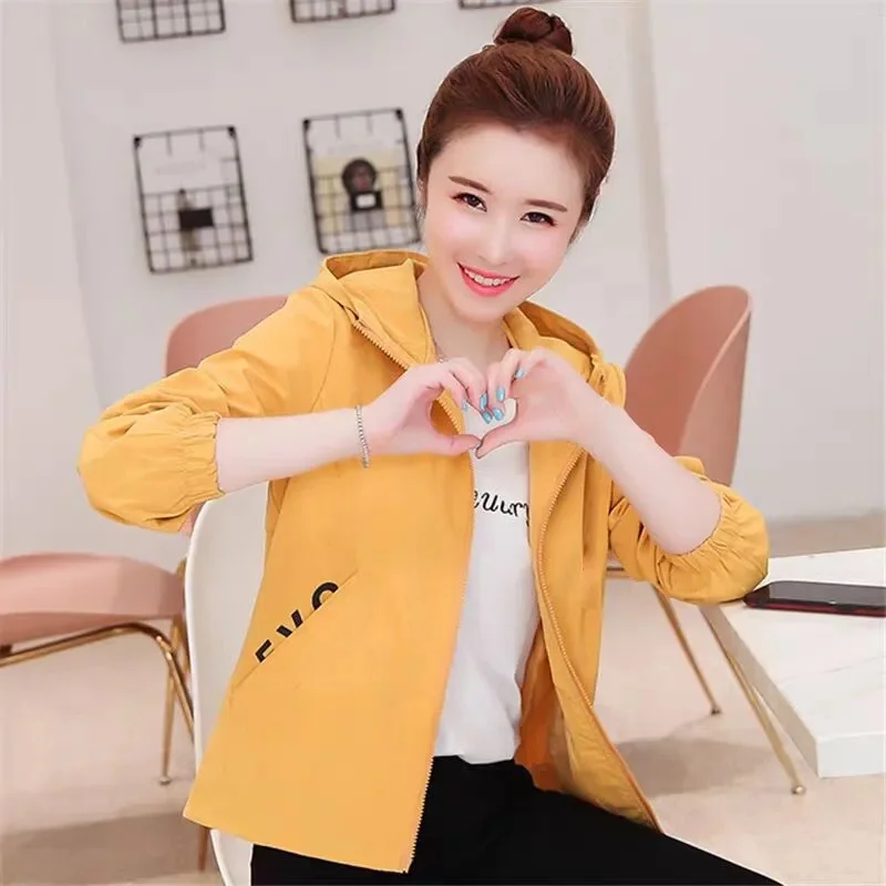 Xiaoxiangfeng Coat Women's Spring Autumn 2026 New Casual Jacket Ladies Loose Hooded Outwear Baseball Uniform Female Windbreaker
Xiaoxiangfeng Coat Women's Spring Autumn 2026 New Casual Jacket Ladies Loose Hooded Outwear Baseball Uniform Female Windbreaker