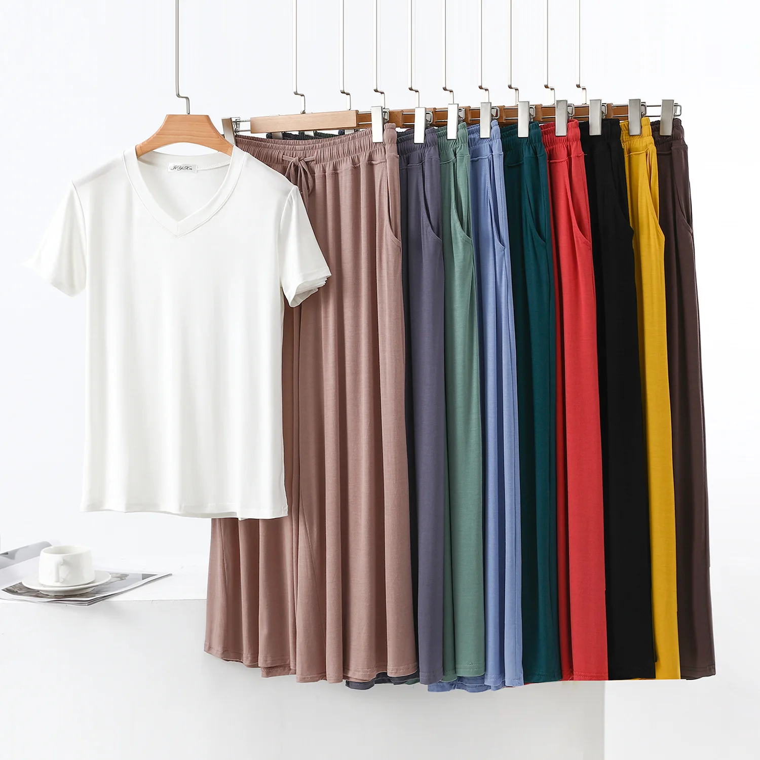 Modal V-Neck short-sleeved Tshirt and wide leg pants Full Length Summer Casual Comfortable Pajamas set Loose Homewear 2pcs suit
Modal V-Neck short-sleeved Tshirt and wide leg pants Full Length Summer Casual Comfortable Pajamas set Loose Homewear 2pcs suit