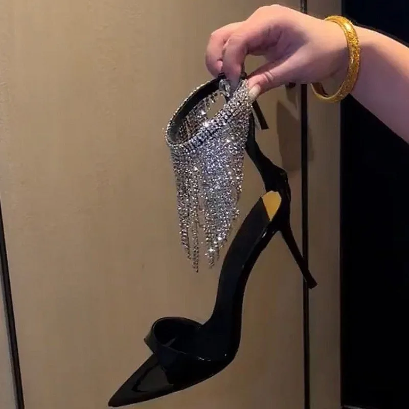 New 2026 Early Spring Pointed Toe Rhinestone Tassel High Heels Female Sense Open Toe Stiletto One Strap Patent Leather Sandals
New 2026 Early Spring Pointed Toe Rhinestone Tassel High Heels Female Sense Open Toe Stiletto One Strap Patent Leather Sandals