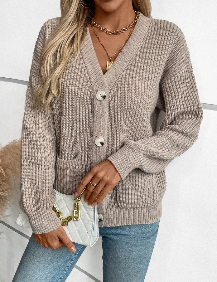 New Autumn Women's Pocket Design Loose Casual Monochrome V-Neck Long Sleeved Single Breasted Hot Selling Knitted Cardigan
New Autumn Women's Pocket Design Loose Casual Monochrome V-Neck Long Sleeved Single Breasted Hot Selling Knitted Cardigan