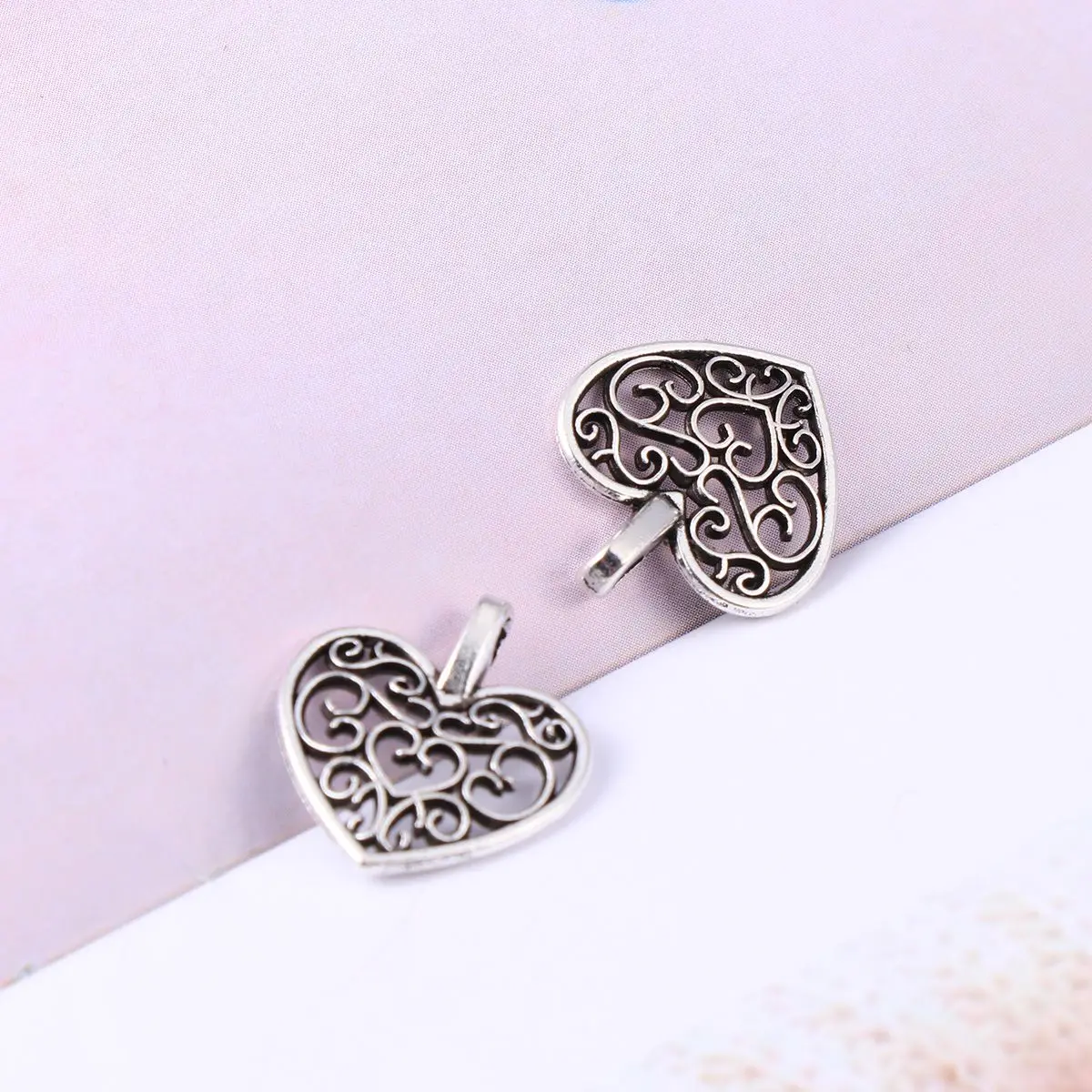 50 PCS Heart Pendant Women Alloy Pendants Heart-shaped Hanging Jewelry Accessories Hollow Metal Girl Miss
50 PCS Heart Pendant Women Alloy Pendants Heart-shaped Hanging Jewelry Accessories Hollow Metal Girl Miss
