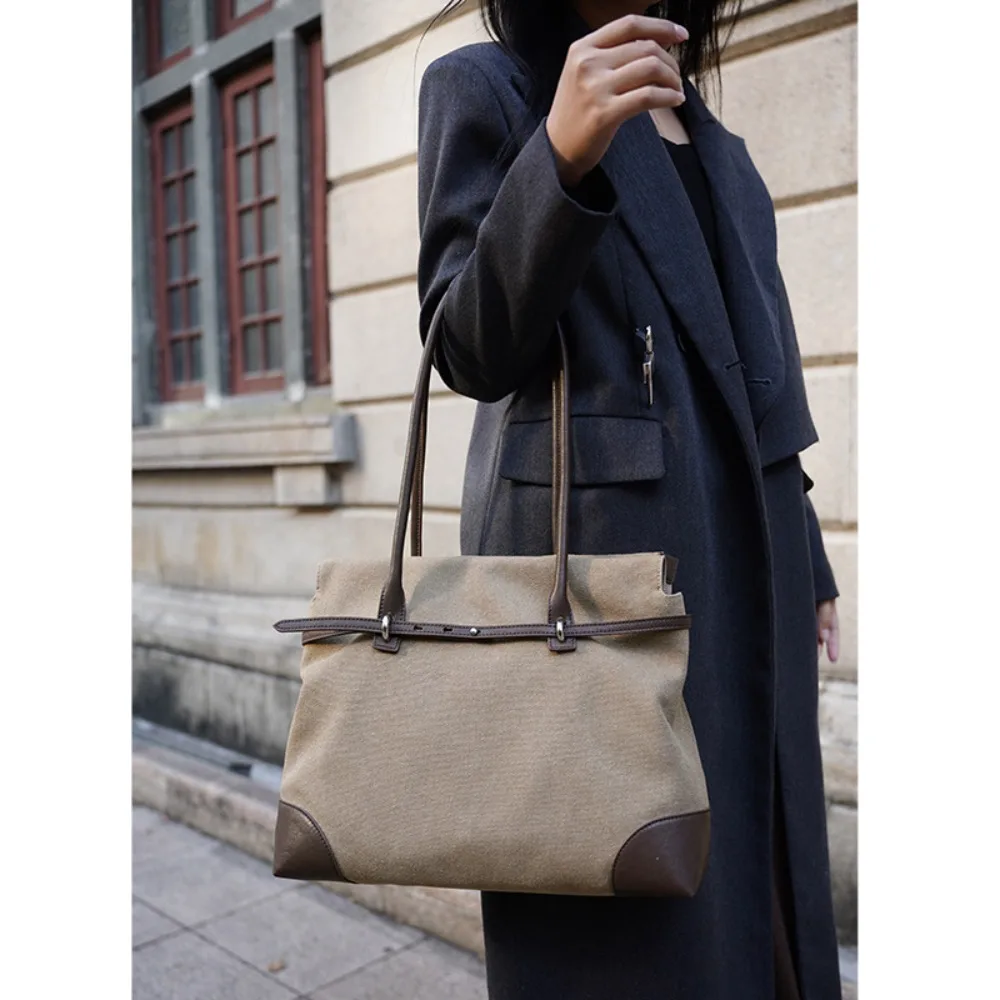 Ранняя весна, большая вместительная холщовая сумка контрастного цвета, повседневная модная универсальная повседневная сумка-мессенджер, новая пригородная сумка из воловьей кожи
Ранняя весна, большая вместительная холщовая сумка контрастного цвета, повседневная модная универсальная повседневная сумка-мессенджер, новая пригородная сумка из воловьей кожи