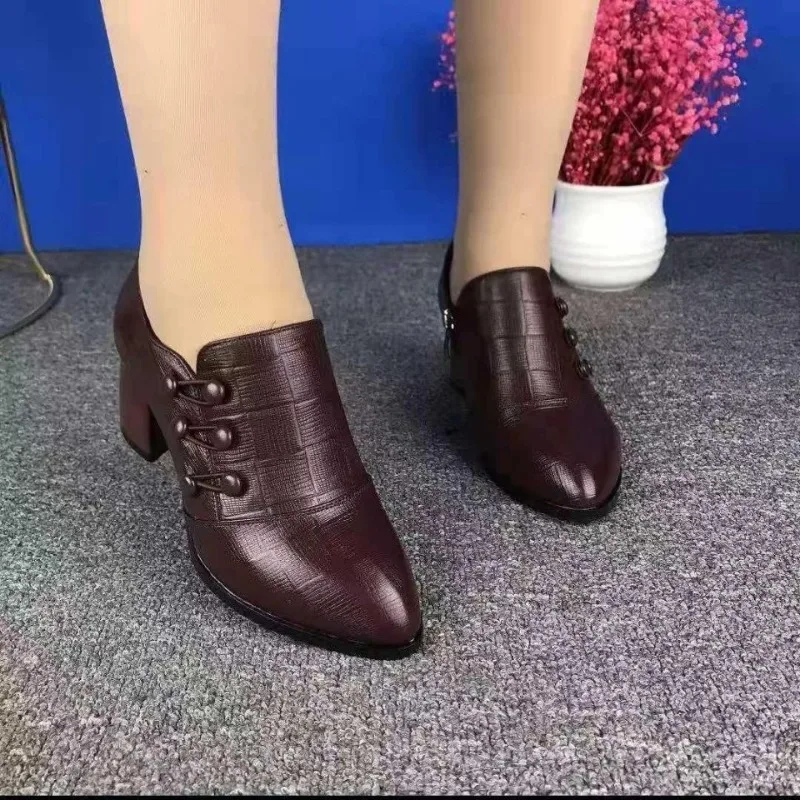 Pointed Toe Women Pumps Designer Retro Chunky Mid Heels Women Shoes 2024 Autumn New Pumps Trend Walking Fashion Shoes for Women
Pointed Toe Women Pumps Designer Retro Chunky Mid Heels Women Shoes 2024 Autumn New Pumps Trend Walking Fashion Shoes for Women